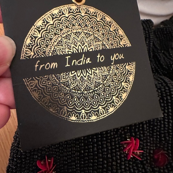 NWT Beaded Black Band bag with Red Floral Design Hand Crafted made in India - Picture 7 of 12
